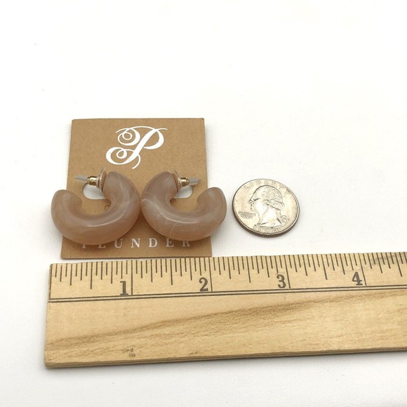 Plunder Earrings Chunky Caramel Latte Marble Swirl Acrylic Lightweight Hoop NWOT - Picture 3 of 3
